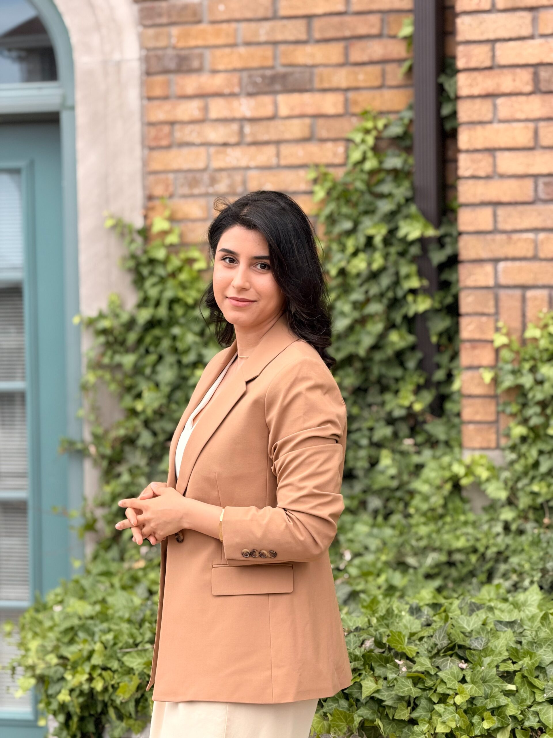 Mina Esfandiari Oakville